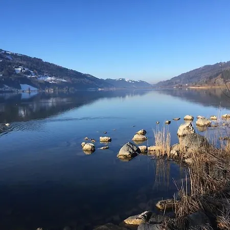 Direkt An Den Wanderwegen